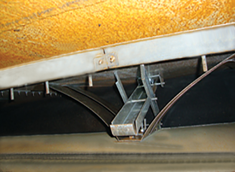آب بند اولیه مخازن سقف شناور از نوع کفشک با ورقهای فنری دوبل